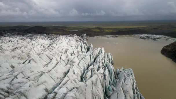 Παγετώνας Στην Ισλανδία Χαμηλή Θέαση Του Drone Βίντεο Κινείται Προς — Αρχείο Βίντεο