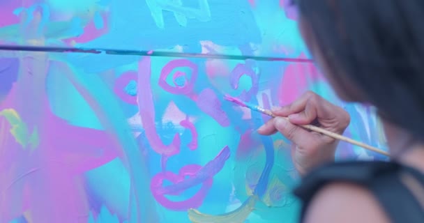 Tight Shot Woman Painting Purple Heart Big Cloth Canvas Public — Video Stock