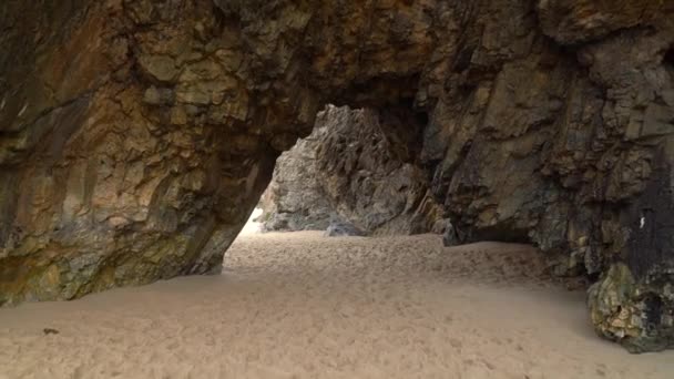 Hollow Cave Gruta Adraga Sandy Beach — ストック動画
