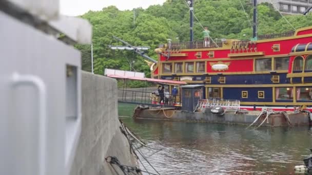 Extravagant Sightseeing Ship Ago Bay Tourists Board — Vídeos de Stock