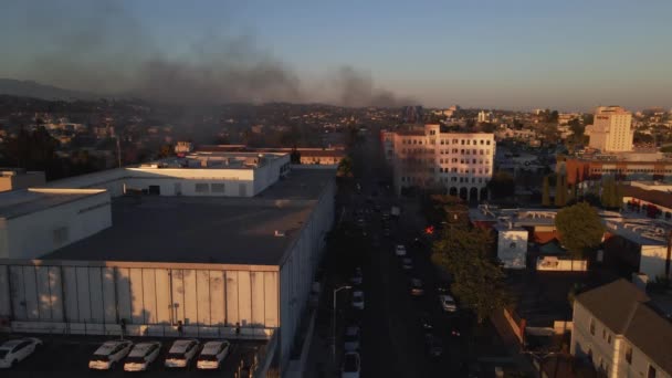 Aerial Shot Firefighters Arriving Control Fire City Los Angeles Sunset — Vídeo de Stock