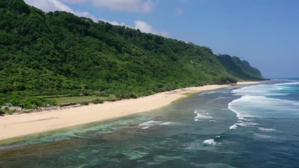 Ocean Waves Crash Empty White Sand Nyang Nyang Beach Uluwatu — Vídeo de stock