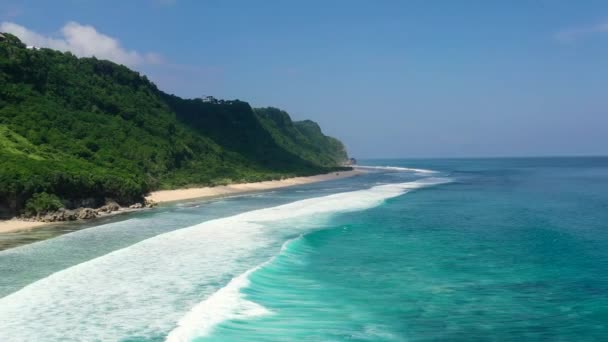 Tropical Turquoise Blue Ocean Waves Mountain Coastline Beach Nyang Nyang — Stock Video