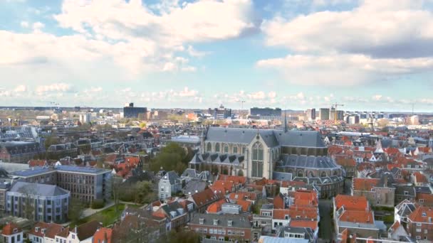 Aerial Shot Historical City Centre Leiden Netherlands Pieterskerk Rapenburg Canal — Stockvideo