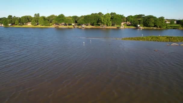 Aerial Footage Cedar Creek Lake Texas Gun Barrel City Flying — Vídeos de Stock