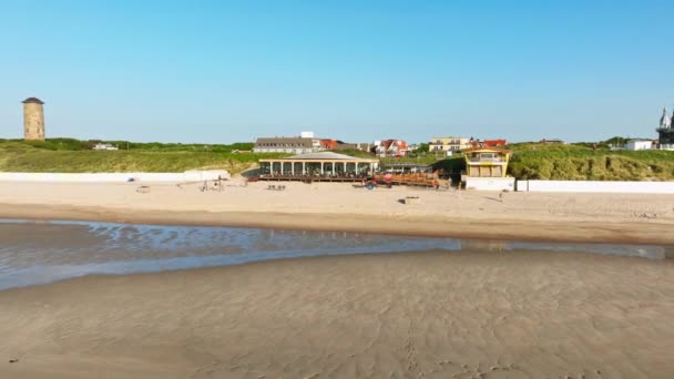 Long Aerial Shot Moving Away People Enjoying Drinks Beach Club — Stok Video