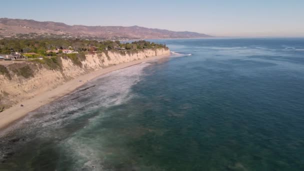 Drone Footage Point Dume Park Cliffs — Stockvideo
