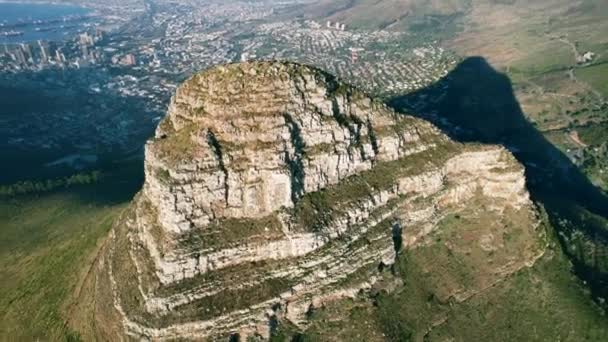 Bovenaanzicht Vanuit Lucht Van Leeuwen Head Peak Met Kaapstad Achtergrond — Stockvideo