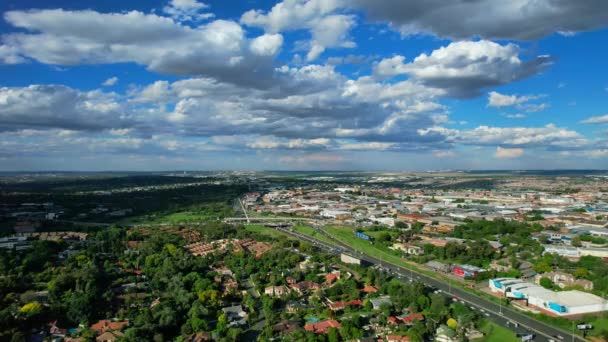 Light Traffic Highway Johannesburg South Africa Sunny Summer Day Aerial — Vídeo de Stock