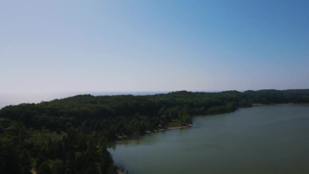 Trees Wqith Lush Greenery Dune Harbor — Vídeo de Stock