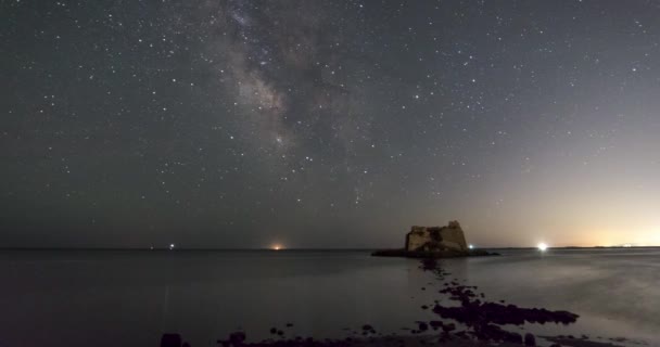 Timelapse Vía Láctea Sobre Torre Sant Joan Bahía Alfacs Delta — Vídeos de Stock