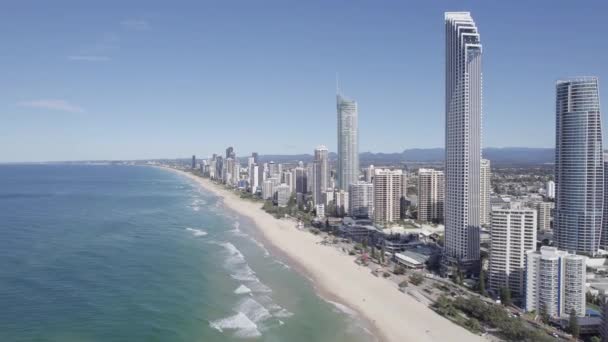 Towering Hotels Apartment Buildings Beachfront Surfers Paradise Gold Coast Queensland — Vídeo de Stock