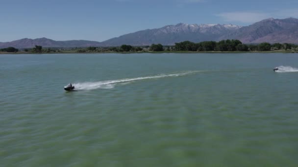 Man Ripping Utah Lake Jet Ski Summertime Recreation Aerial — Video Stock