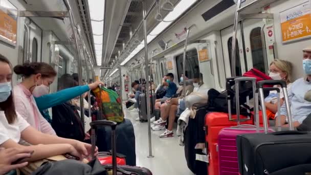 Static Shot Showing Many People Face Mask Modern Metro Seoul — стокове відео