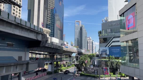 Bts Skytrain Train Arriving Asok Station Terminal Mall Bangkok — 비디오