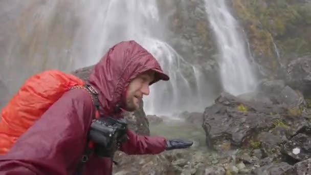 Hikers Cross Raging Waterfall Routeburn Track New Zealand — Stock videók