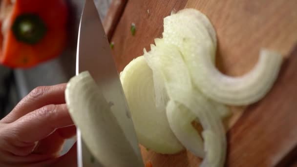 Vertical Shot White Onion Chopped Using Sharp Knife Home — Stock Video