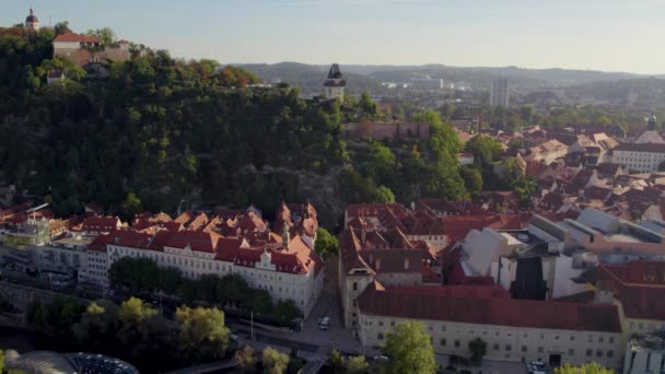 Graz Schloberg Bölgesindeki Uhrturm Saat Kulesine Doğru Hava Saldırısı — Stok video