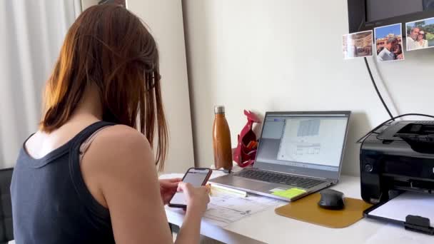 Hispanic Female Architect Texting Client Project Manager Design — Stockvideo