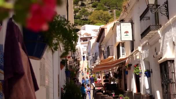 View Looking Narrow Street White Facade Houses Spanish Town Mijas — Vídeo de stock