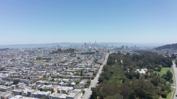 Wide Aerial Shot San Francisco Skyline Golden Gate Park — kuvapankkivideo