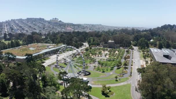 Aerial Wide Pullback Shot Music Concourse Plaza Golden Gate Park — стоковое видео