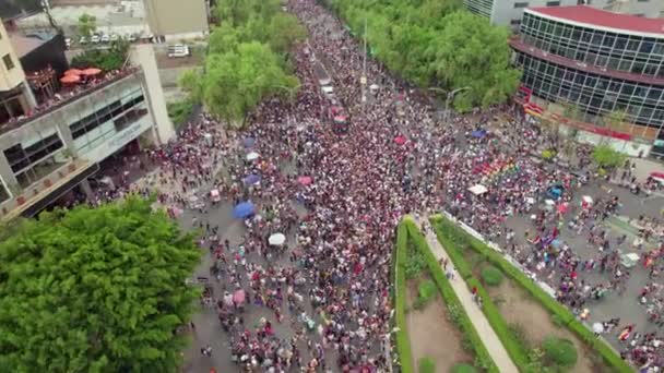 Aerial Drone View Pride Parade Crowds Mexico Walking Paseo Reforma — Stockvideo