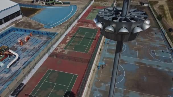 Aerial View Tennis Court Which Abandoned Shot Has Been Captured — Vídeo de Stock