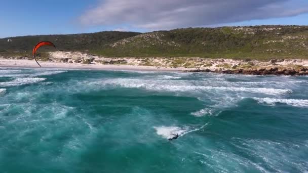 Kitesurfer Jumping Azure Blue Wave Doing Flip Trick African Coast — Stok video