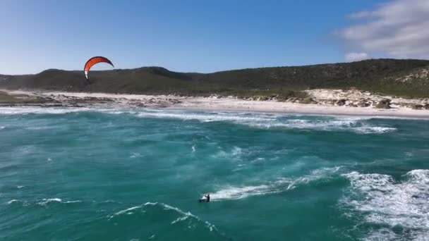 Professional Kite Surfer Kiteloop Jump Azure Blue Wave Capetown — 图库视频影像