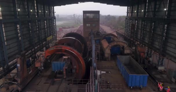 Rotary Car Dumpers Emptying Loaded Wagons Paradip Port Odisha India — Videoclip de stoc