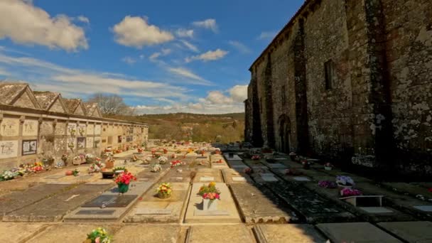 Sideways Establishing View Cemetery Aciveiro Monastery Pontevedra — Vídeo de stock