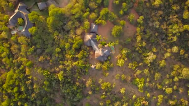 Exclusive Hotel Chalets South African Preserved Landscape Sunset Hour Aerial — Video