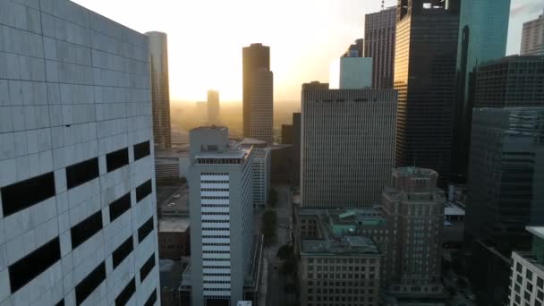 Downtown Houston Texas Skyline Skyskrapor Och Kontorstorn Solnedgången Aerial Dra — Stockvideo