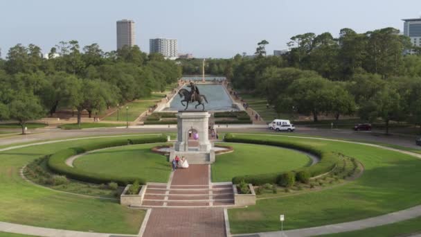 Όψη Του Αγάλματος Sam Houston Στο Πάρκο Hermann Στο Χιούστον — Αρχείο Βίντεο