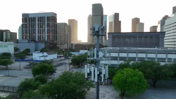 Cellular Signal Cell Tower Theme Downtown Urban City Usa Communication — Vídeos de Stock