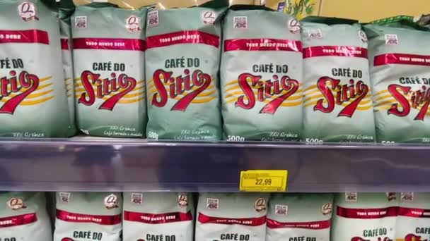 Zooming Shot Overfull Rack Coffee Supermarket Covid Period — Stok video