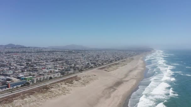 Leereszkedő Pásztázó Légi Felvétel Ocean Beachről San Franciscóban — Stock videók