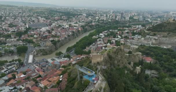 Forteresse Narikala Rivière Kura Vieux Quartier Tbilissi Par Temps Nuageux — Video