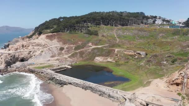 Tiro Panning Aéreo Largo Dos Restos Das Termas Sutro Land — Vídeo de Stock