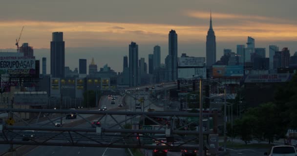 Queens New York Highway Manhattan Skyline Sunset Distance — Wideo stockowe