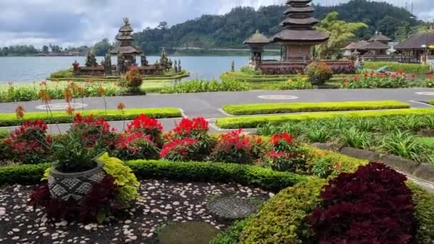 Bali Island Indonesia Pura Ulun Danu Beratan Bedugul Hindu Temple — Stockvideo