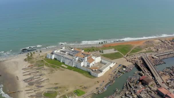 Breathtaking Aerial View Cape Coast Castle — Video Stock