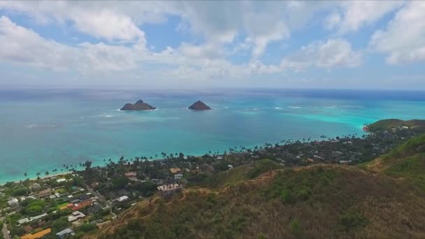 Aerial View Lanikai Pillbox Overlooking Mokulua Moku Iki Islets — ストック動画