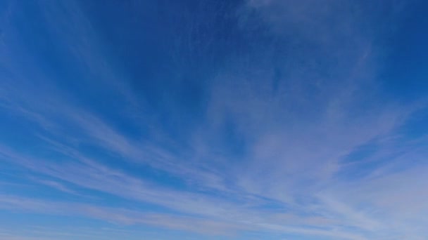 Wispy Cirrus Clouds Pass Blue Sky Nature Time Lapse Pattern — Video