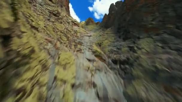 Sport Fpv Drone Dive Flying Stony Rock Mountainside Amazing Mountain — Vídeos de Stock
