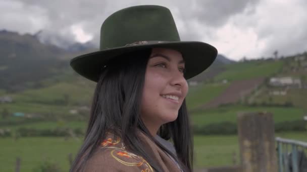 Beautiful Latina Cowgirl Farm Smiling — Vídeos de Stock