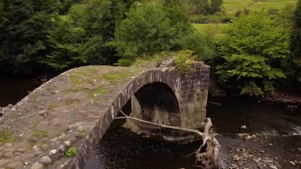 Εναέρια Άποψη Cromwell Γέφυρα Πάνω Από Ποτάμι — Αρχείο Βίντεο