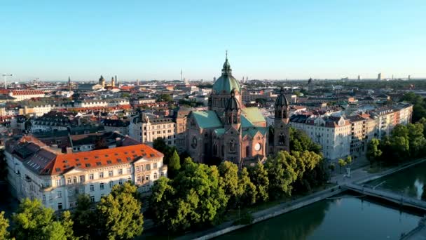 Aerial View Lukas Church Munich Drone Flies Lukas Protestant Parish — Stock video