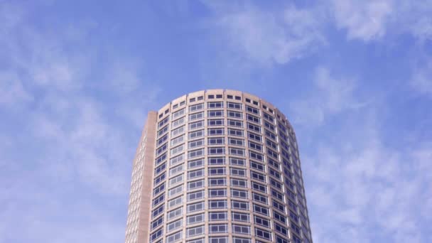 Clouds Passing Contemporary Cylindrical Corporate Office Skyscraper Building — Vídeos de Stock